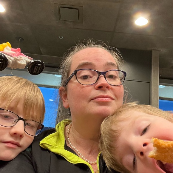 Meet your Posher, Alana - Picture 2 of 3